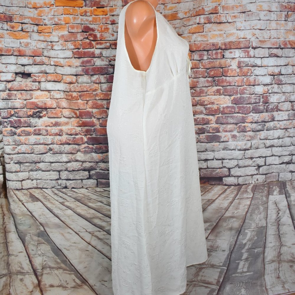 Jaclyn Smith Plus Sz 1X Long Nightgown Creme Sleeveless Floral Embossed - Picture 8 of 11